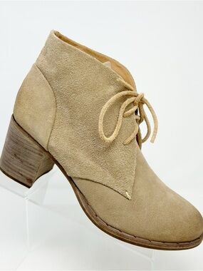 Beek Songlark Beige Leather Lace-Up Ankle Block Heel Booties 9 Quality Studded